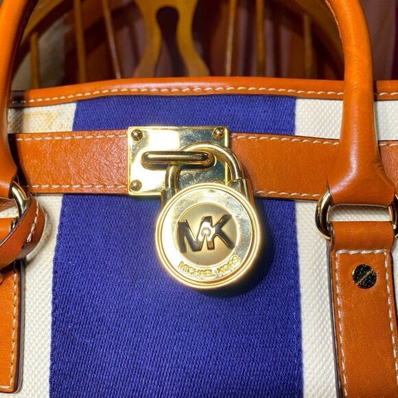 MICHAEL KORS HANDBAG - Picture 2 of 14